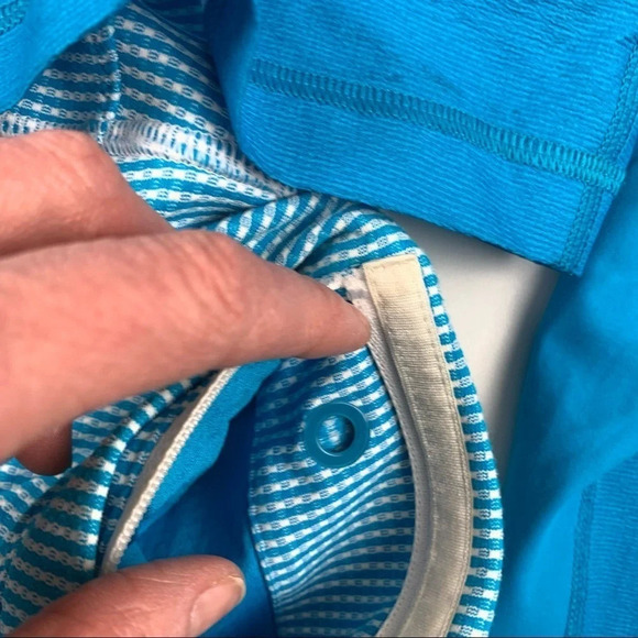 LULULEMON athletica 2 in 1 proactive 2 piece blue & white gingham Jacket size 6 - Picture 3 of 11